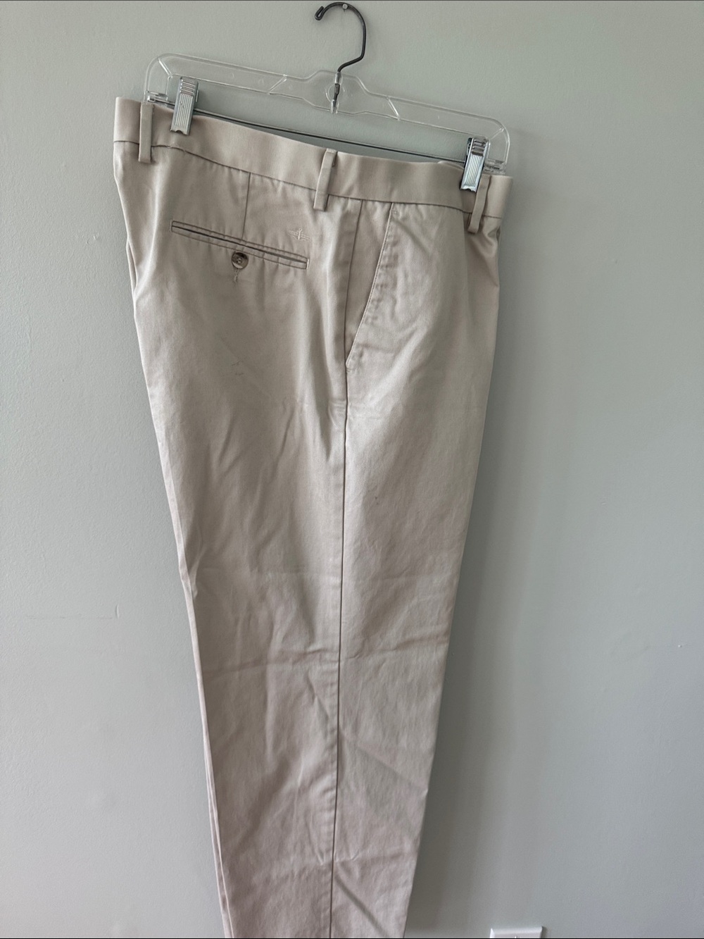 Dockers Men's Chinos in Light Khaki